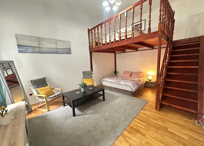 Casa Kiraly - Center Spacious By New York Cafe 公寓