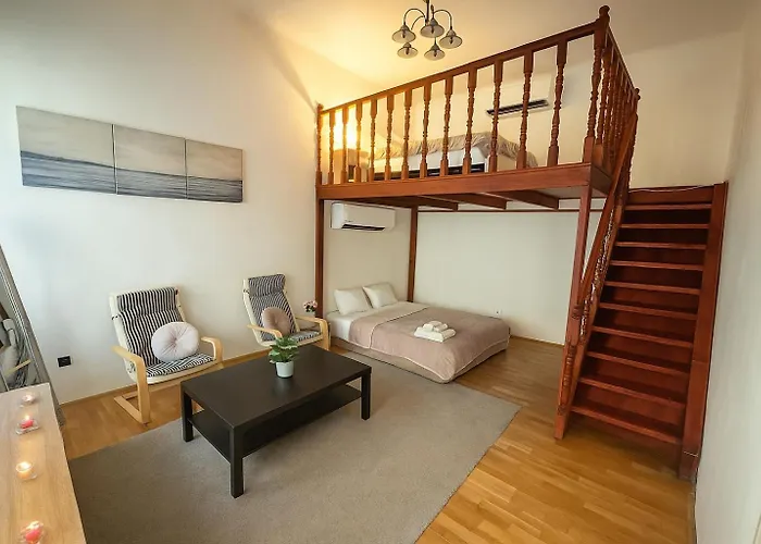 Casa Kiraly - Center Spacious By New York Cafe 公寓